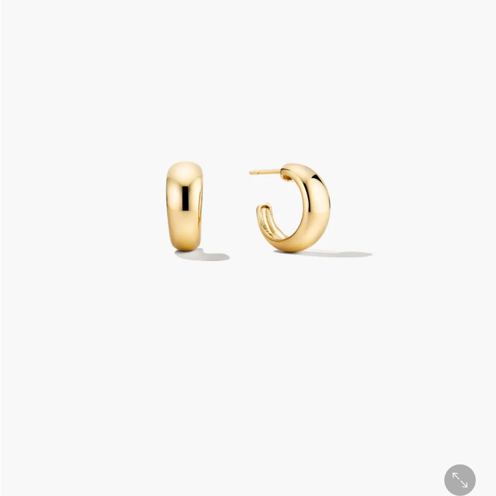 Mejuri Dome Hoops